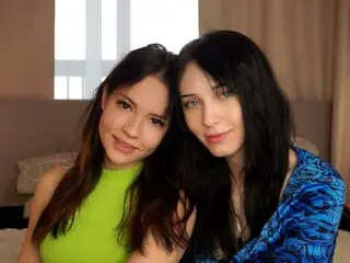 Porn adulte shows FloraAndLorna